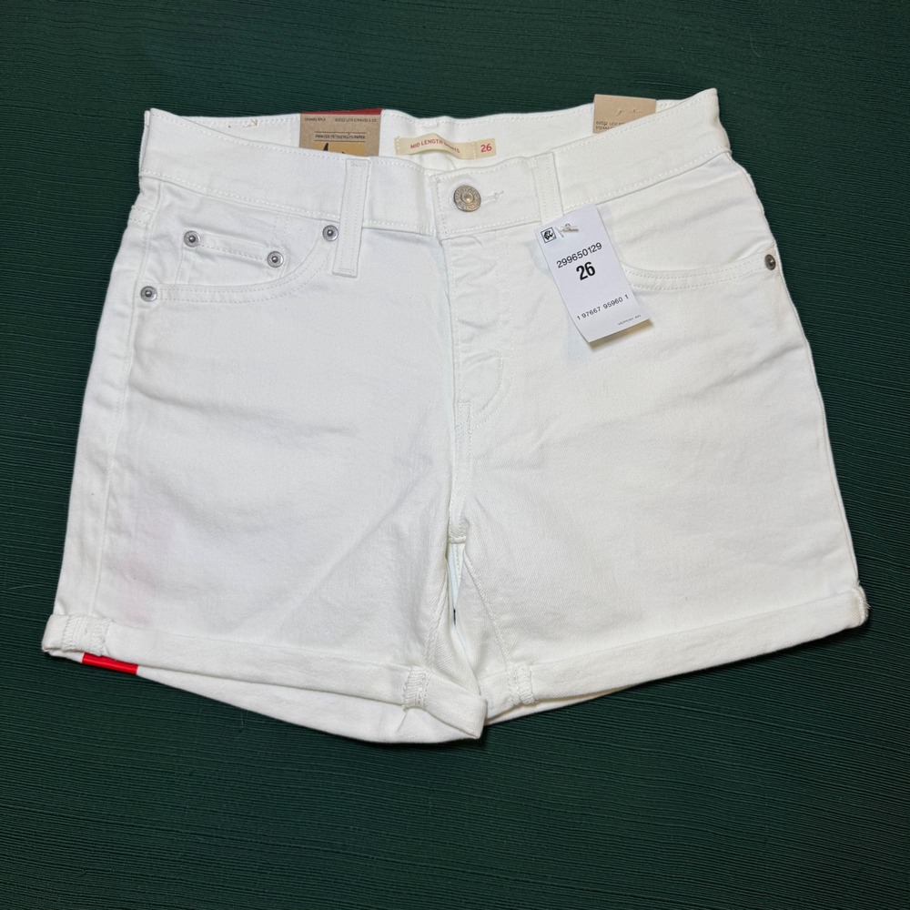 Levis Womens Mid Length Shorts White Slim Fit Mid Rise Denim Size 26 NWT
